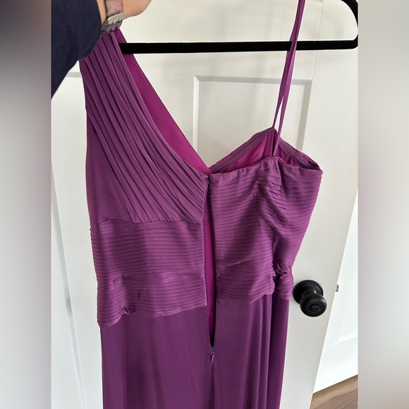 Gorgeous BCBG MaxAzria gown - Picture 4 of 7